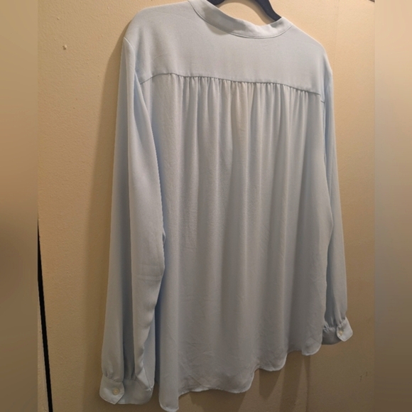 LOFT Ice Blue Split Neck Long Sleeves Button Cuff Blouse Top- XL - Picture 4 of 10